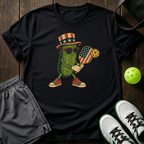 Uncle Sam Cartoon Pickle Mascot Preparing Serve T-Shirt — Black